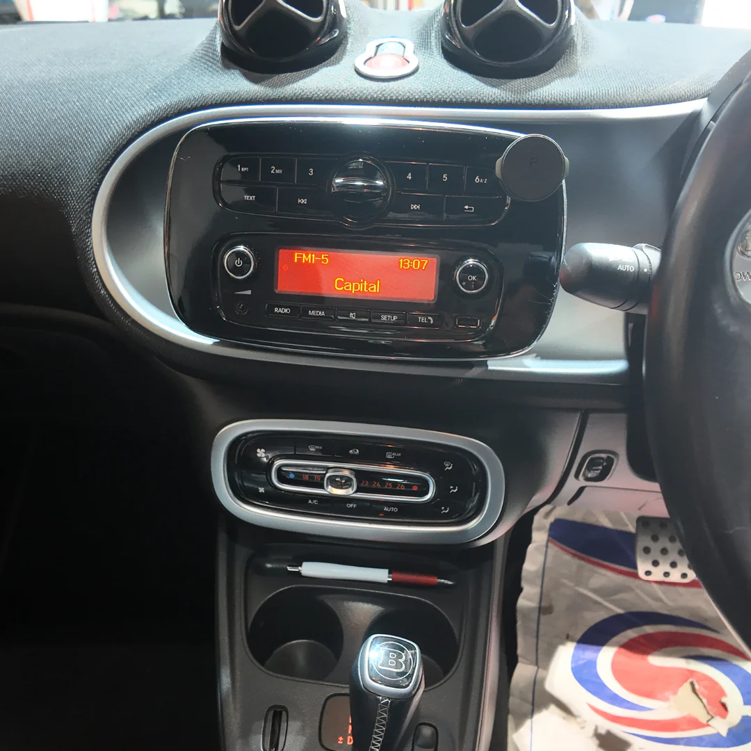 Mercedes-Benz Smart forTwo Apple Carplay / Android Auto 9" Stereo Upgrade 2014-2021 - Image 7