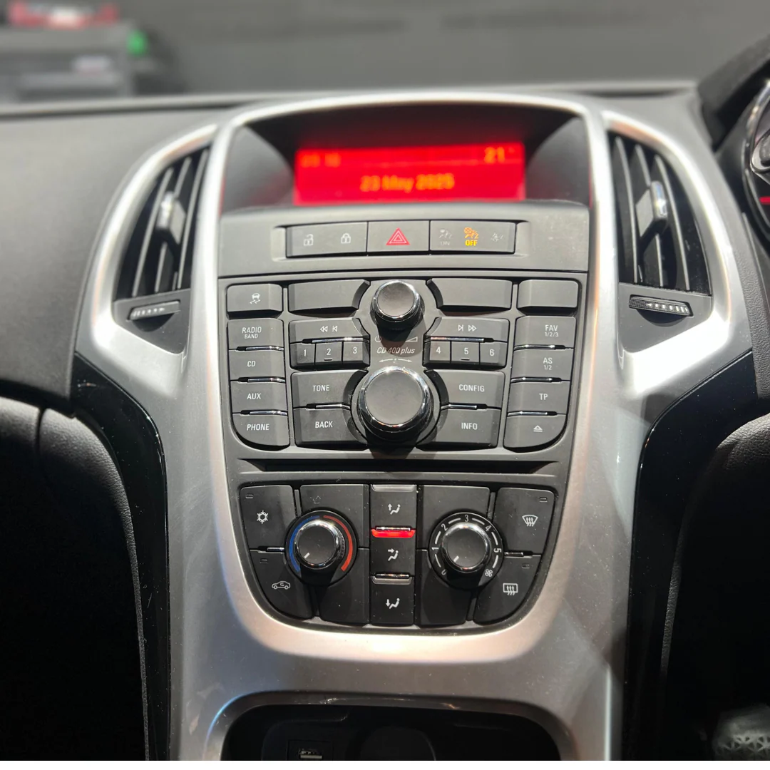 Vauxhall Astra J Apple Carplay / Android Auto 9" Stereo Upgrade 2009-2016 - Image 6